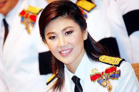 Thủ tướng Yingluck trở thành người phụ nữ đầu tiên đứng đầu quân đội tại Thái Lan