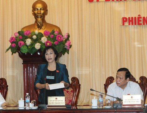 Phó Chủ tịch Quốc hội Nguyễn Thị Kim Ngân phát biểu tại phiên họp