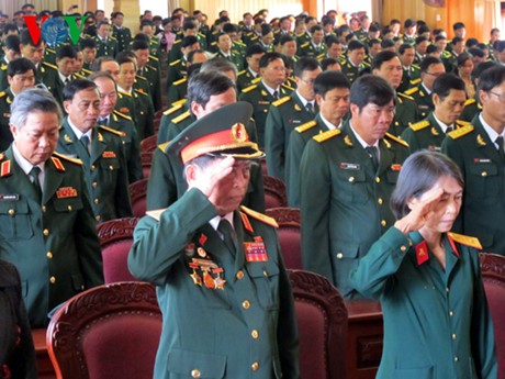 Cán bộ, chiến sỹ Quân khu V vĩnh biệt người Anh Cả của Quân đội nhân dân Việt nam. Ảnh: VOV
