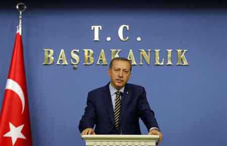 Thủ tướng Thổ Nhĩ Kỳ Tayyip Erdogan tại một buổi họp báo ngày 25/12