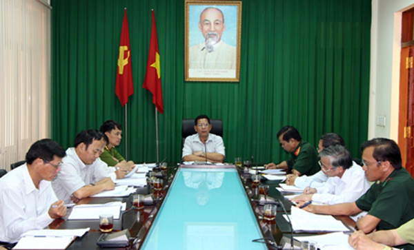 Đồng chí Bí thư Tỉnh ủy chủ trì cuộc họp giao ban nội chính quý I/2014