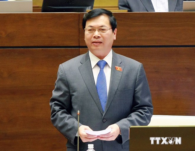 Bộ trưởng Bộ Công thương trả lời chất vấn của Quốc hội