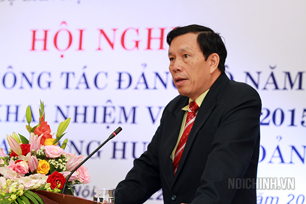 Đồng chí Dương Quốc Dũng, Bí thư chi bộ Vụ Theo dõi xử lý các vụ án (Vụ I) tham luận tại Hội nghị