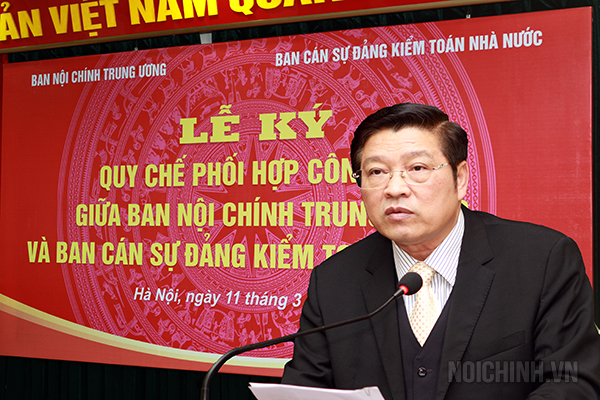  Đồng chí Phan Đình Trạc, Ủy viên Trung ương Đảng, Phó trưởng Ban thường trực Ban Nội chính Trung ương phát biểu tại buổi Lễ