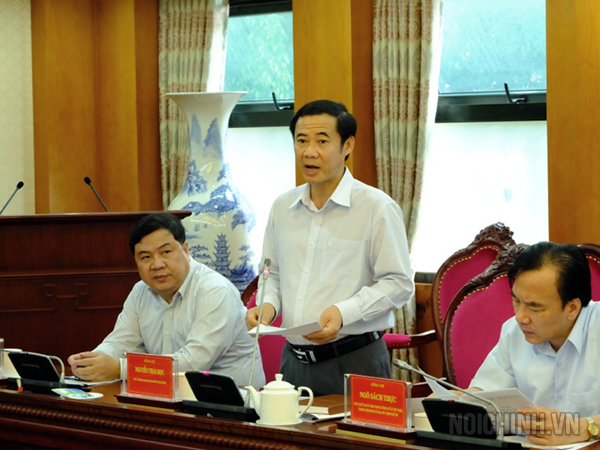 Đồng chí Nguyễn Thái Học, Phó trưởng Ban Nội chính Trung ương trình bày Dự thảo Kết hoạch của Đề án và Quyết định phân công nhiệm vụ các thành viên Ban Chỉ đạo, Tổ Biên tập Đề án