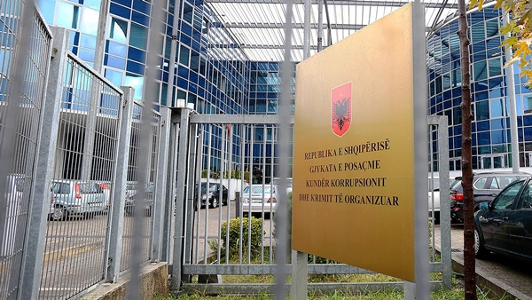 Albania điều tra tham nhũng tại chương trình trợ cấp người nghèo trong đại dịch