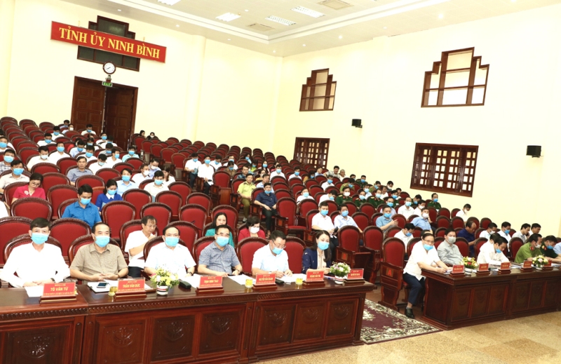 Các đại biểu dự Hội nghị Tổng kết công tác kiểm tra, giám sát và thi hành kỷ luật của Đảng bộ tỉnh, nhiệm kỳ 2015-2020 tỉnh Ninh Bình