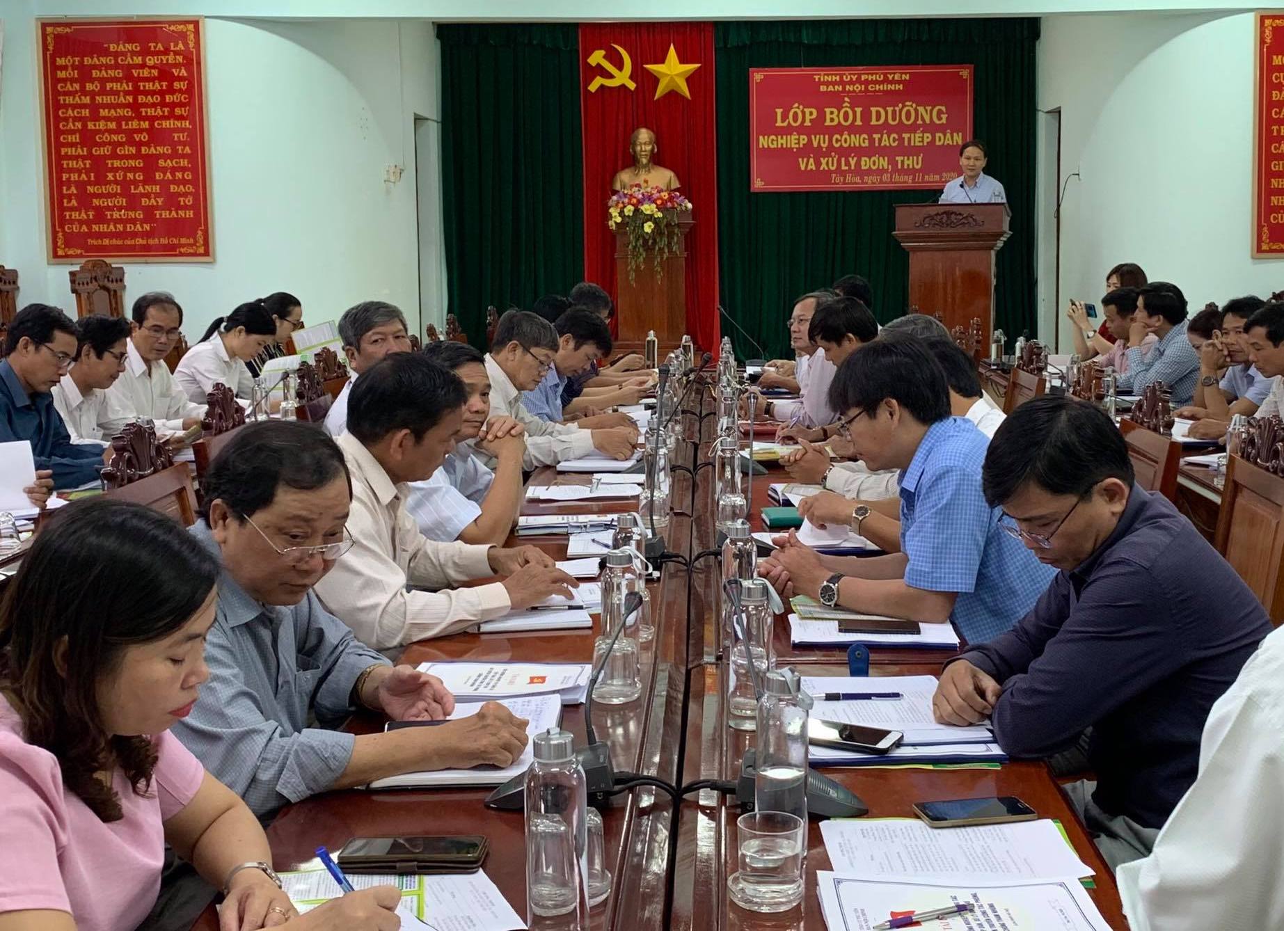  Quang cảnh Lớp bồi dưỡng nghiệp vụ công tác tiếp dân và xử lý đơn, thư tại huyện Tây Hòa   