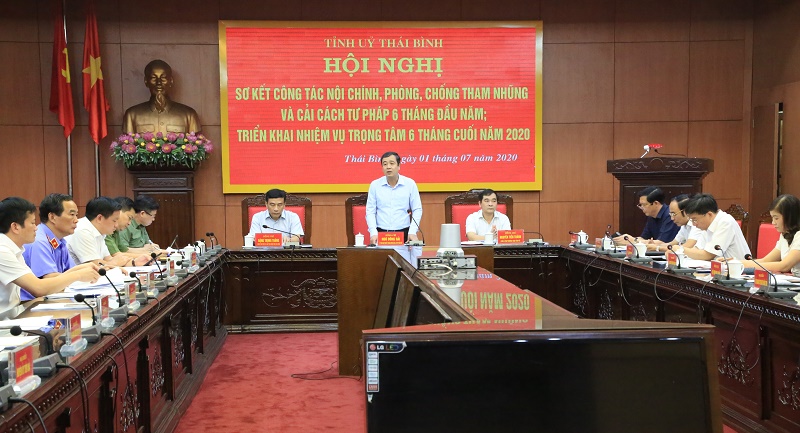 Đồng chí Ngô Đông Hải, Ủy viên dự khuyết Trung ương Đảng, Bí thư Tỉnh ủy Thái Bình phát biểu tại Hội nghị sơ kết công tác nội chính, phòng chống tham nhũng và cải cách tư pháp 6 tháng đầu năm 2020