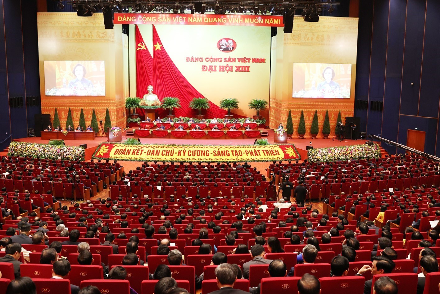 Quang cảnh phiên thảo luận các văn kiện đại hội tại hội trường, sáng ngày 28/1/2021 Ảnh: TTXVN 