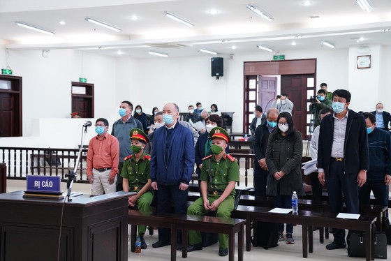 Các bị cáo tại phiên phúc thẩm