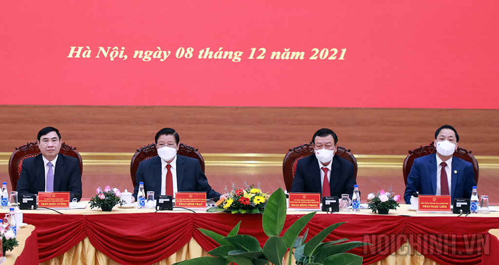 Các đồng chí chủ trì Hội nghị sơ kết Quy chế phối hợp giữa Ban Nội chính Trung ương với Ban cán sự đảng Thanh tra Chính phủ