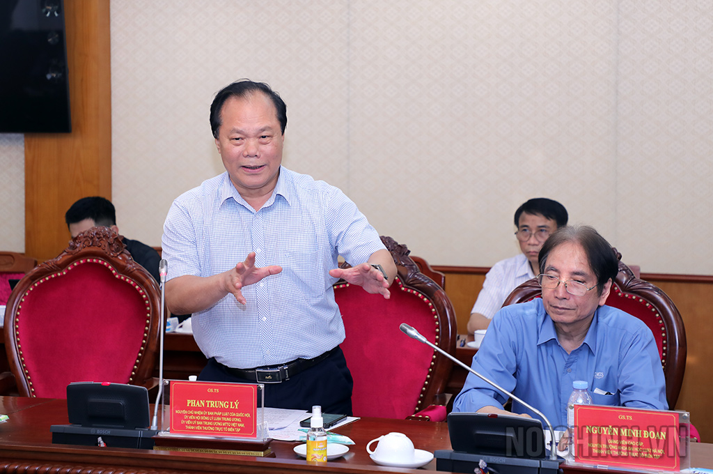 GS. TS Phan Trung Lý, nguyên Chủ nhiệm Ủy ban pháp luật của Quốc hội, Ủy viên Hội đồng Lý luận Trung ương, Ủy viên Ủy ban Trung ương MTTQ Việt Nam, thành viên Thường trực Tổ Biên tập Đề án