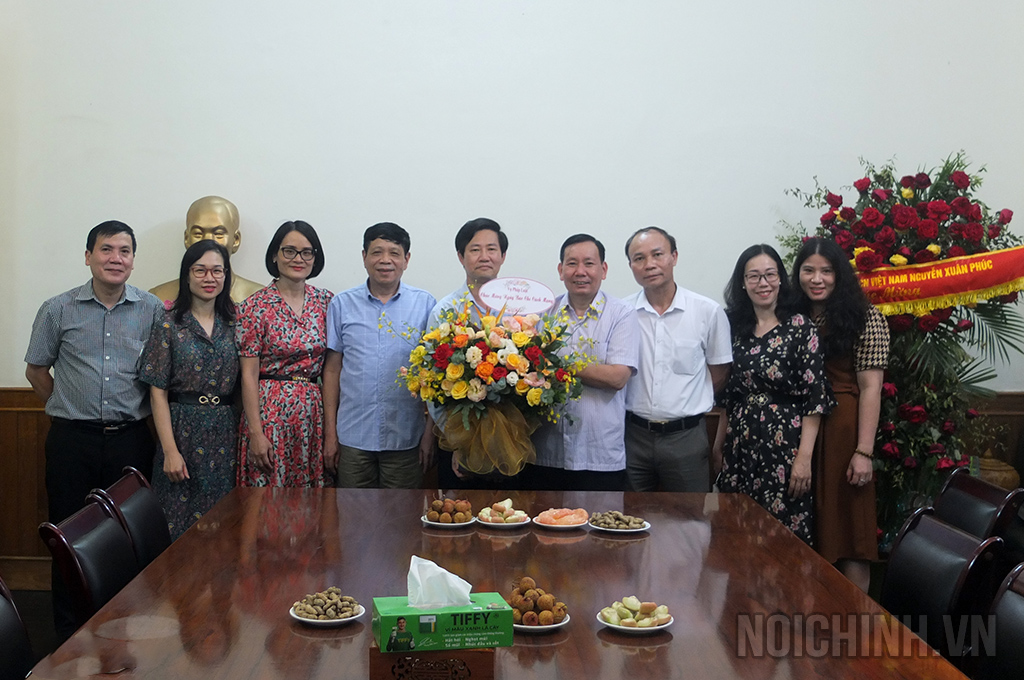 Vụ Pháp luật