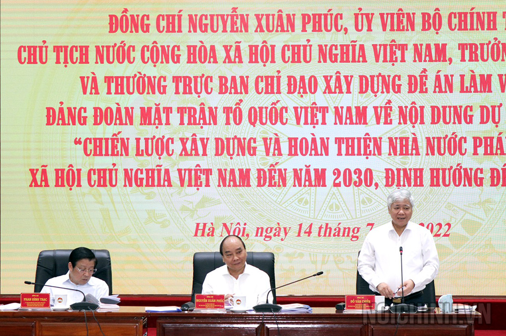 Đồng chí Đỗ Văn Chiến, Bí thư Trung ương Đảng, Chủ tịch Ủy ban Mặt trận Tổ quốc Việt Nam, Phó trưởng Ban Chỉ đạo xây dựng Đề án phát biểu tại buổi làm việc