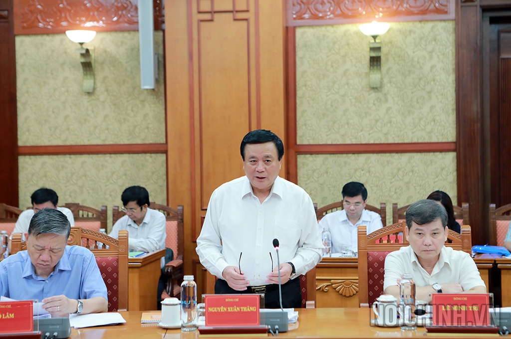 Đồng chí Nguyễn Xuân Thắng, Ủy viên Bộ Chính trị, Giám đốc Học viện Chính trị Quốc gia Hồ Chí Minh, Chủ tịch Hội đồng Lý luận Trung ương, Thành viên Ban Chỉ đạo
