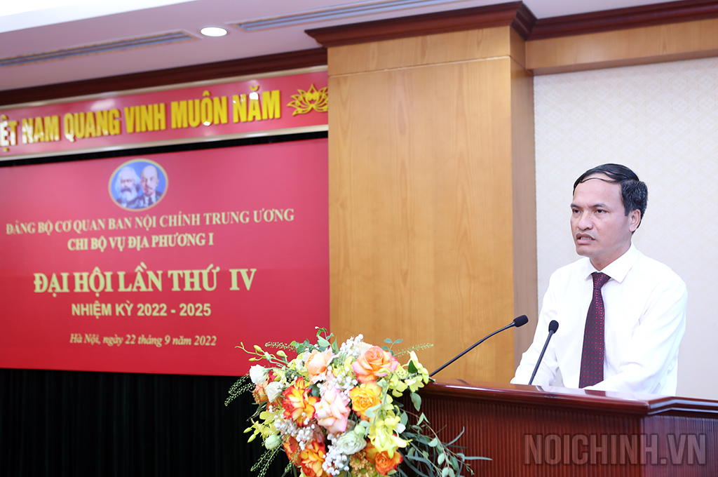 Đồng chí Tạ Văn Giang, Ủy viên Ban Thường vụ, Trưởng Ban Tuyên giáo Đảng ủy Cơ quan Ban Nội chính Trung ương phát biểu tại Đại hội