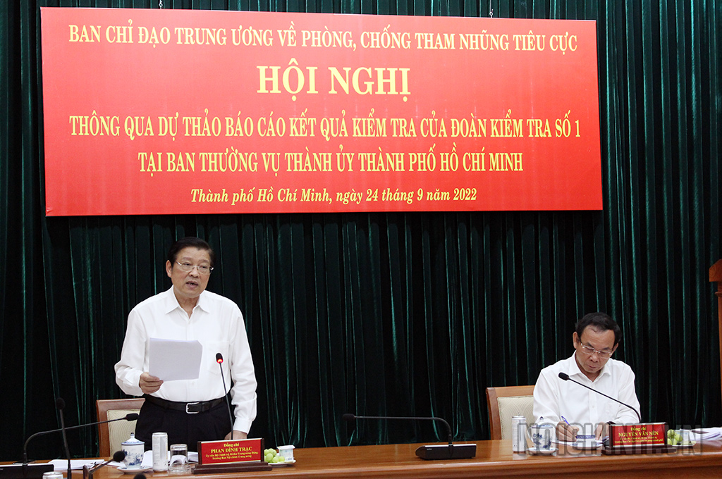 Đồng chí Phan Đình Trạc, Ủy viên Bộ Chính trị, Bí thư Trung ương Đảng, Trưởng Ban Nội chính Trung ương, Phó Trưởng ban Thường trực Ban Chỉ đạo, Trưởng đoàn kiểm tra phát biểu 