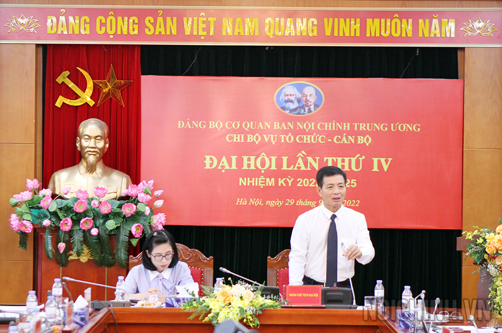 Các đồng chí Chủ trì Đại hội