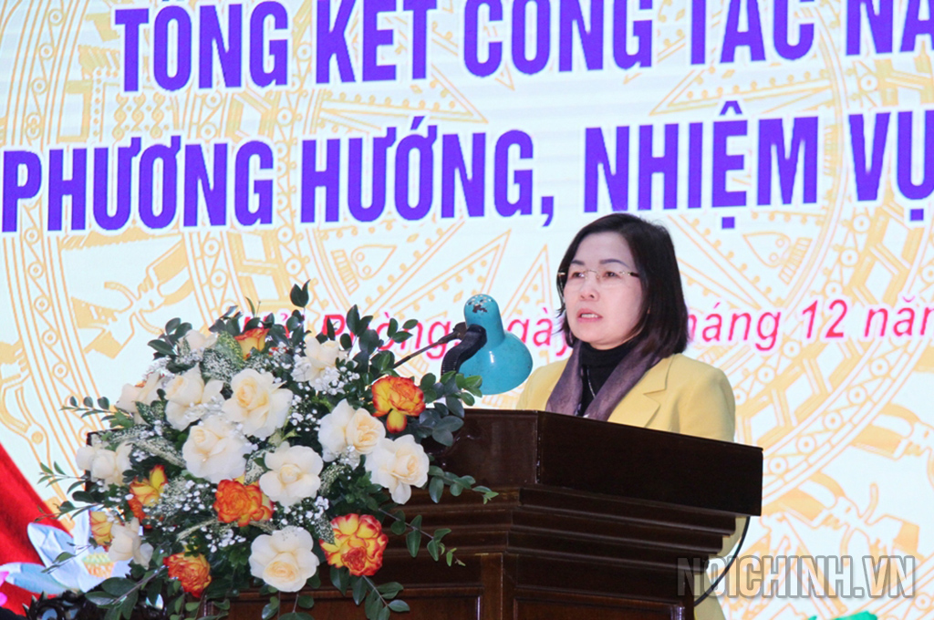 Đồng chí Phùng Thị Kim Nga, Phó trưởng Ban Thường trực Ban Nội chính Tỉnh ủy Vĩnh Phúc