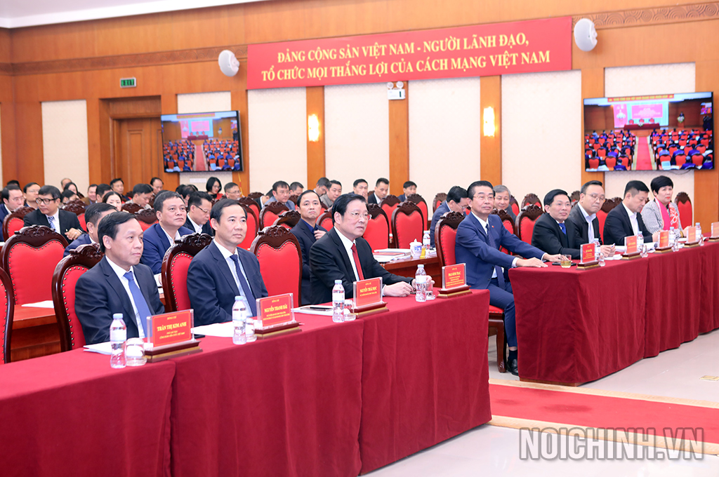 Các đại biểu dự Hội nghị
