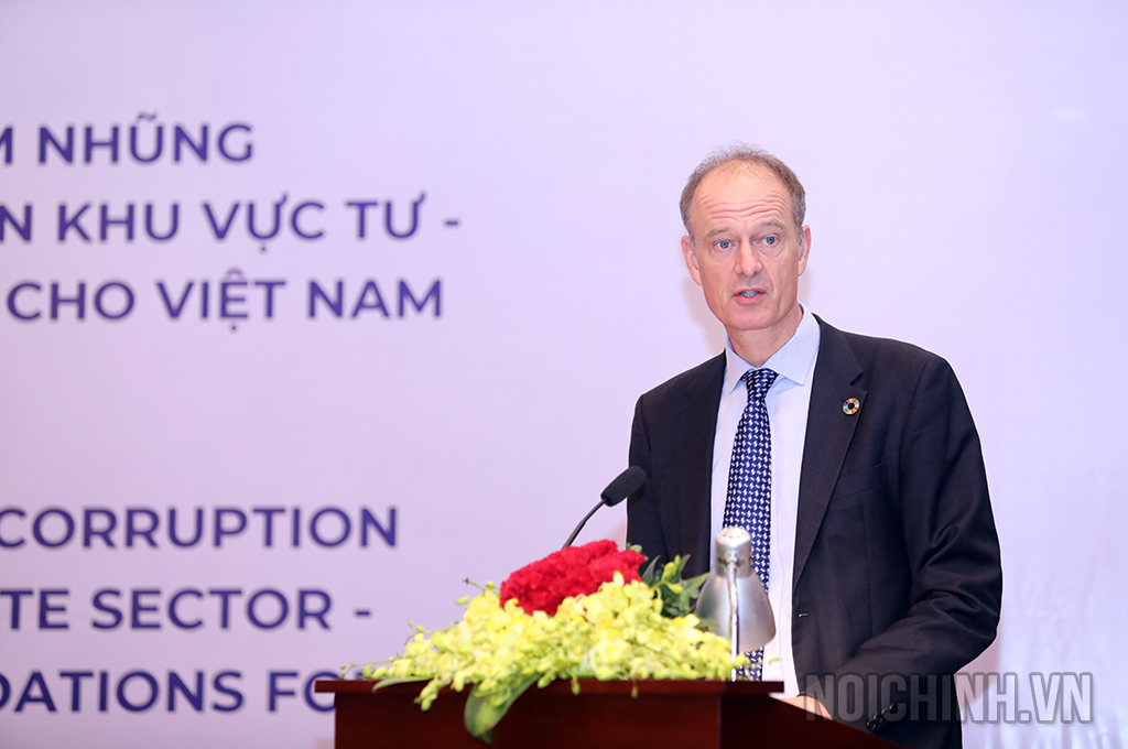 Ông Patrick Haverman, Quyền Trưởng đại diện thường trú Chương trình Phát triển Liên Hợp Quốc (UNDP) tại Việt Nam phát biểu tại Hội thảo