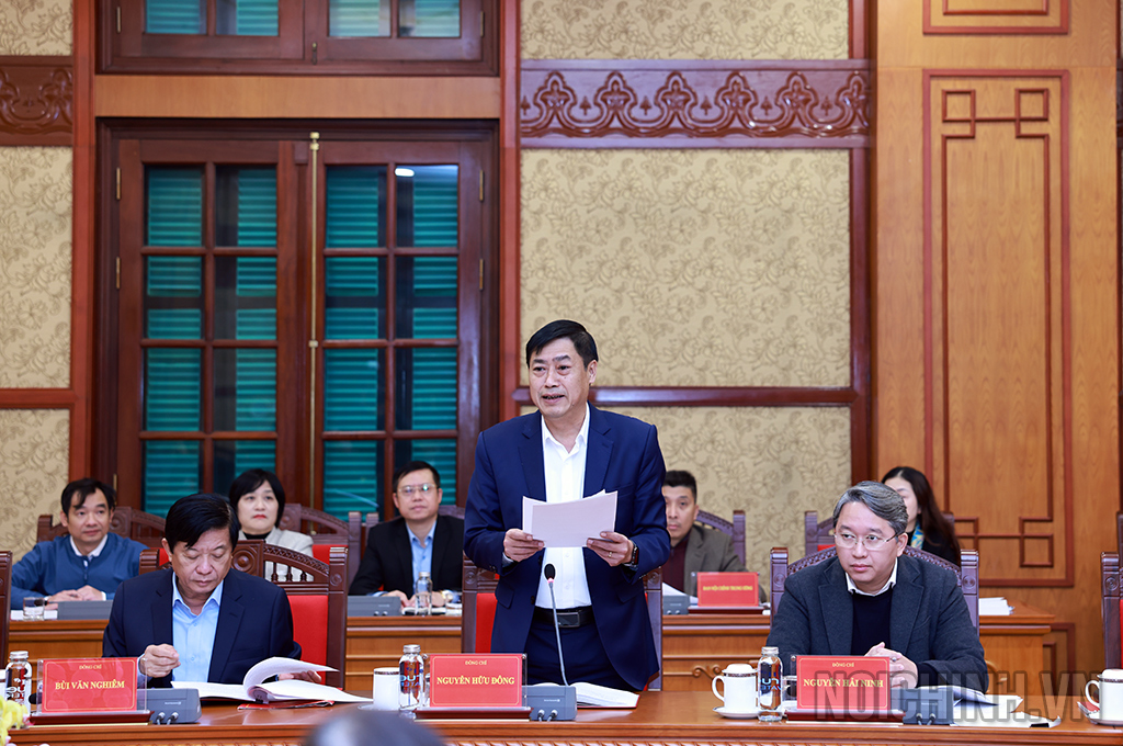 Đồng chí Nguyễn Hữu Đông, Ủy viên Trung ương Đảng, Phó Trưởng Ban Nội chính Trung ương công bố quyết định kiện toàn Ban Chỉ đạo và Quy định của Bộ Chính trị về chức năng, nhiệm vụ, quyền hạn, quan hệ công tác của Ban Chỉ đạo Cải cách tư pháp Trung ương
