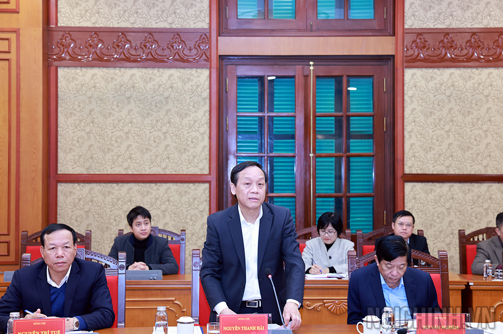 Đồng chí Nguyễn Thanh Hải, Phó Trưởng Ban Nội chính Trung ương, Ủy viên Ban Chỉ đạo báo cáo tại Phiên họp