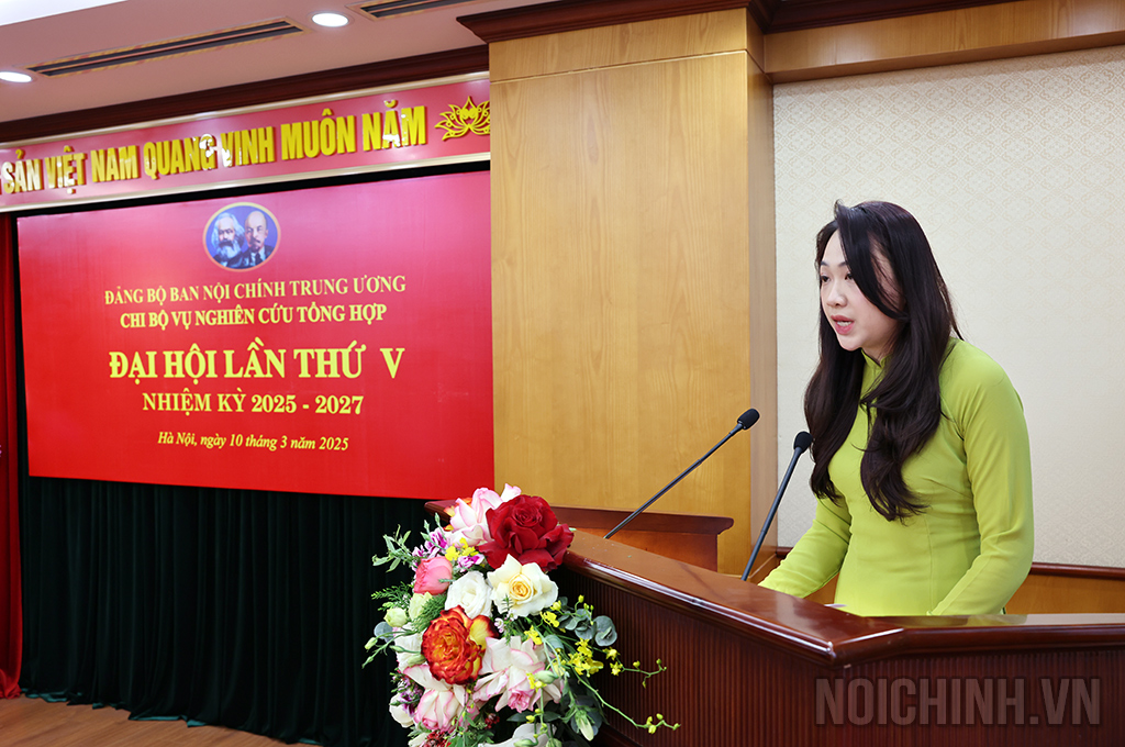 Đồng chí Nguyễn Minh Châu, Chuyên viên
