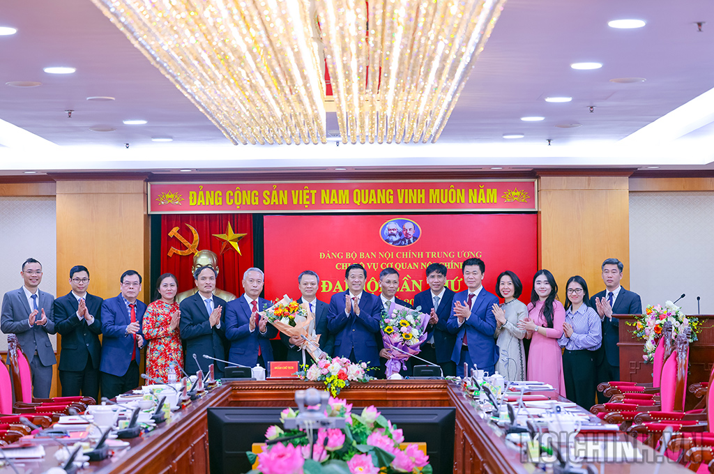 Đại biểu dự Đại hội chụp ảnh lưu niệm