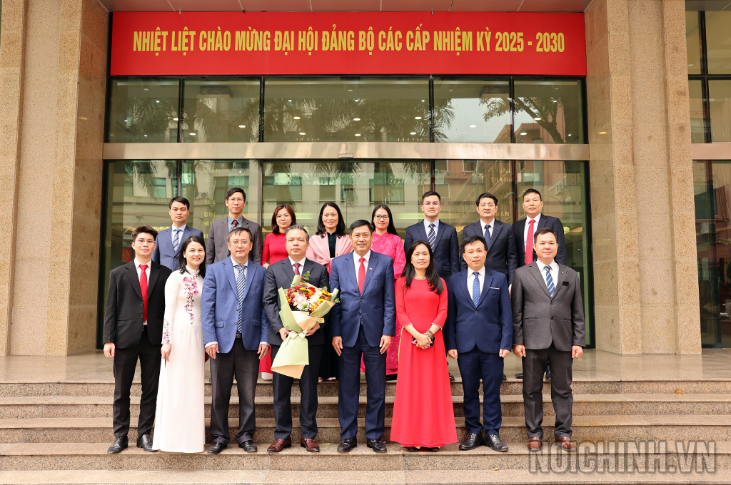 Đảng viên Chi bộ Vụ Tham mưu xử lý vụ án, vụ việc