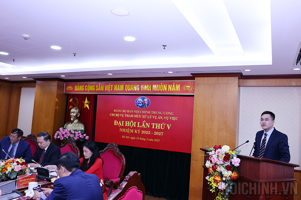 Đồng chí Nguyễn Văn Long, Chuyên viên, đảng viên Chi bộ Vụ Tham mưu xử lý vụ án, vụ việc tham luận tại Đại hội