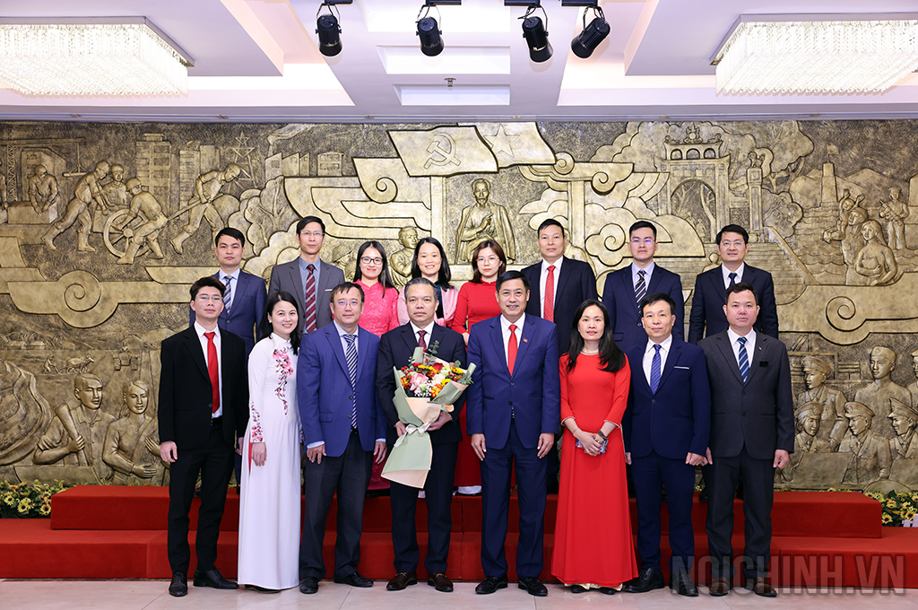 Đảng viên Chi bộ Vụ Tham mưu xử lý vụ án, vụ việc
