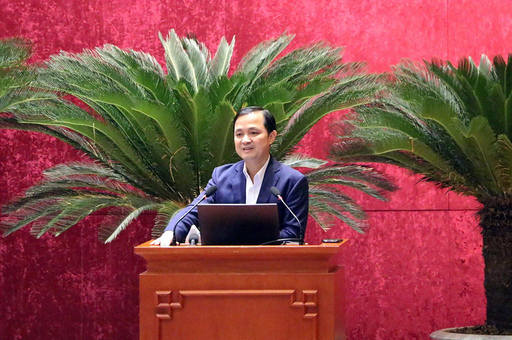 TS. Nguyễn Xuân Trường, Vụ trưởng Vụ Địa phương I, Ban Nội chính Trung ương đã trao đổi, truyền đạt các chuyên đề tại Hội nghị