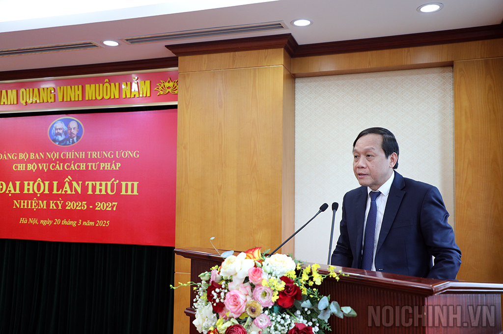 Đồng chí Nguyễn Thanh Hải, Phó Trưởng Ban, Phó Bí thư Đảng ủy cơ quan Ban Nội chính Trung ương phát biểu tại Đại hội