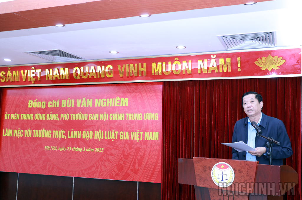 Đồng chí Bùi Văn Nghiêm, Ủy viên Trung ương Đảng, Phó Trưởng Ban Nội chính Trung ương phát biểu