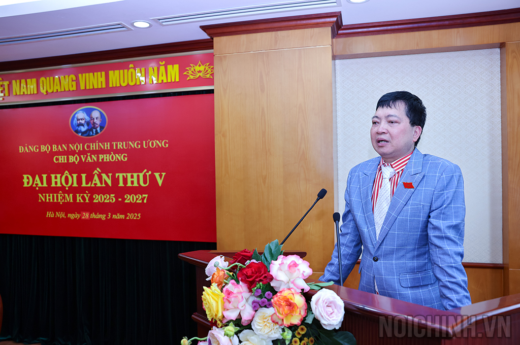 Đồng chí Đặng Đức Toàn, Phó trưởng Phòng Quản trị