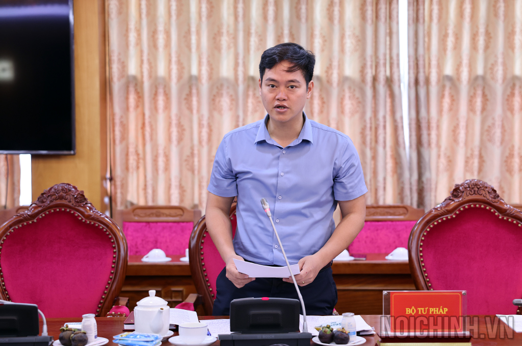 Đại diện Bộ Tư pháp phát biểu 