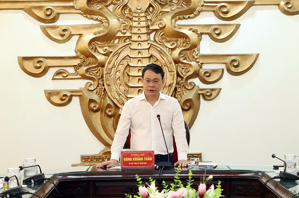 Đồng chí Đặng Khánh Toàn, Bí thư Tỉnh ủy, Trưởng Ban Chỉ đạo phòng, chống tham nhũng lãng phí, tiêu cực tỉnh Nam Định phát biểu kết luận