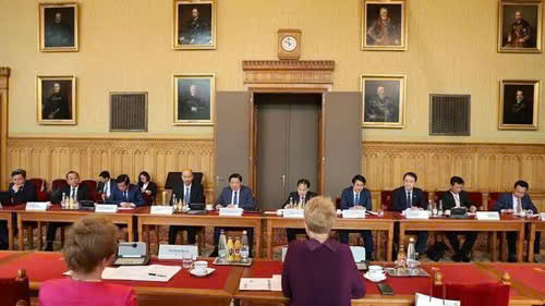 Đoàn đại biểu Đảng Cộng sản Việt Nam làm việc với Viện Kiểm sát tối cao Hungary