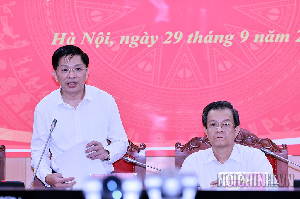 Đồng chí Đặng Văn Dũng, Phó trưởng Ban Nội chính Trung ương thông tin với phóng viên Báo chí kết quả Cuộc họp Thường trực Ban Chỉ đạo