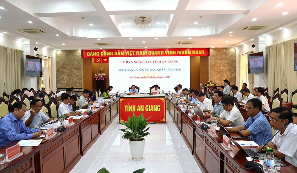 Một Cuộc họp của Ủy ban nhân dân tỉnh An Giang