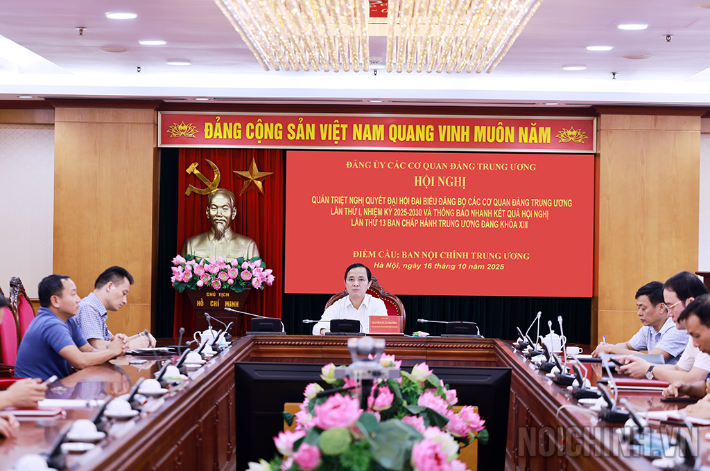 Đồng chí Nguyễn Xuân Trường, Phó Bí thư Đảng ủy cơ quan chủ trì tại điểm cầu Ban Nội chính Trung ương