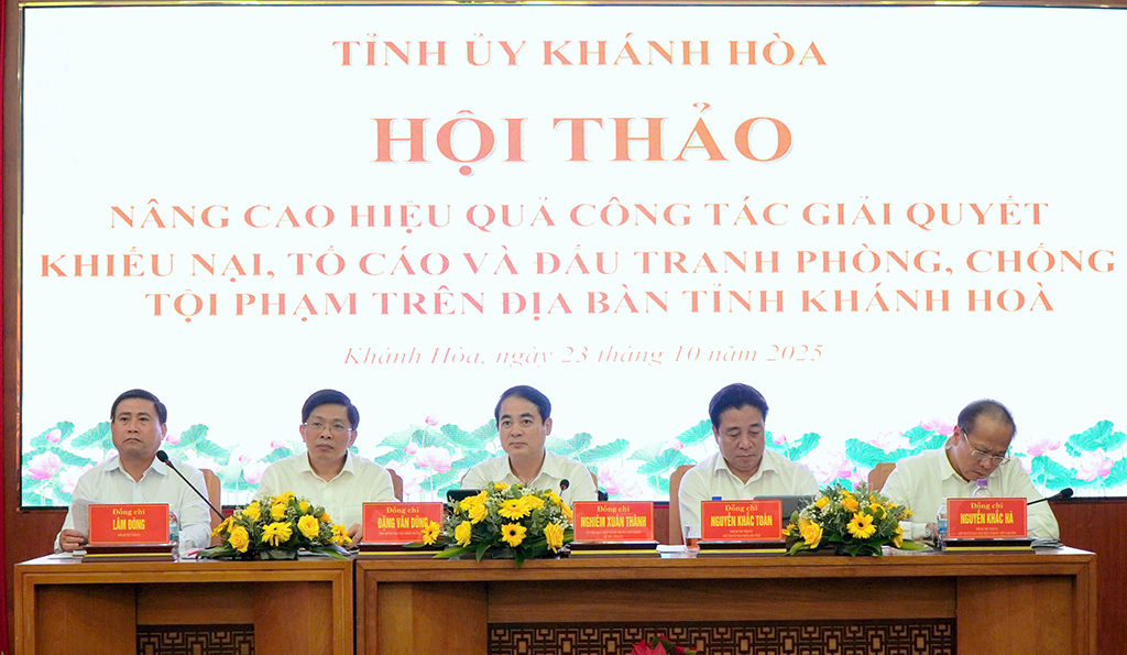 Các đồng chí chủ trì Hội thảo