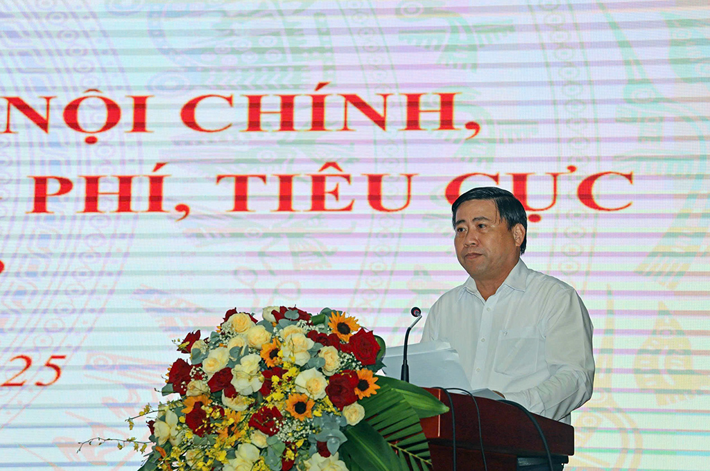 Đồng chí Lâm Đông, Phó Bí thư Tỉnh ủy Khánh Hòa phát biểu