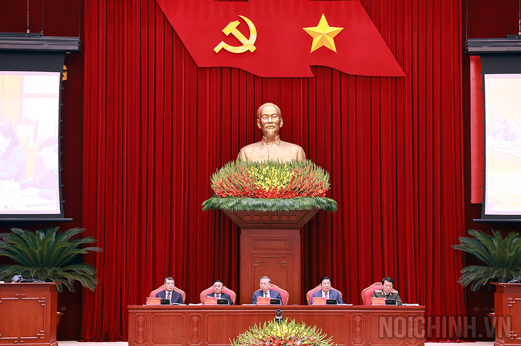 Các đồng chí chủ trì Hội nghị