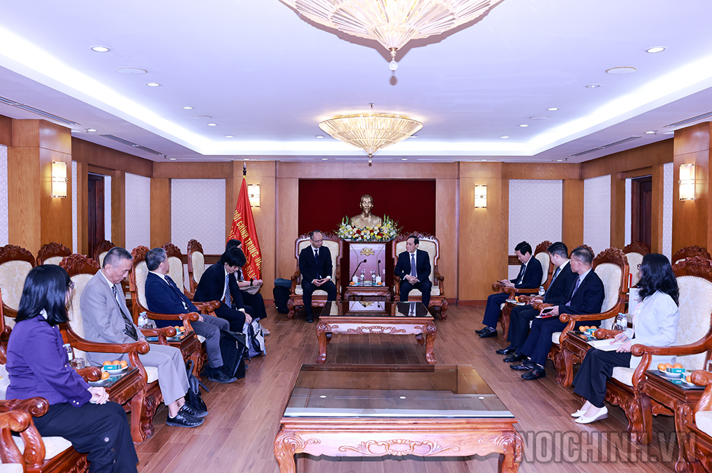 Quang cảnh buổi tiếp