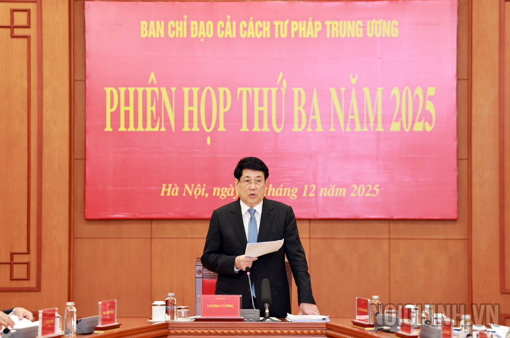 Đồng chí Lương Cường, Ủy viên Bộ Chính trị, Chủ tịch nước Cộng hòa xã hội chủ nghĩa Việt Nam, Trưởng Ban Chỉ đạo Cải cách tư pháp Trung ương phát biểu kết luận tại Phiên họp