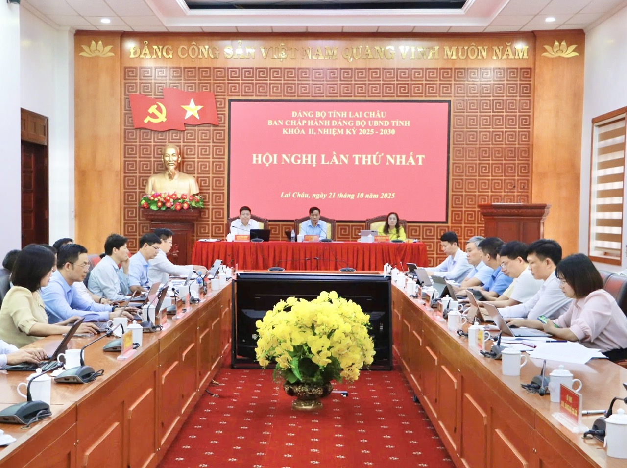 Một Cuộc họp của Ủy ban nhân dân tỉnh Lai Châu