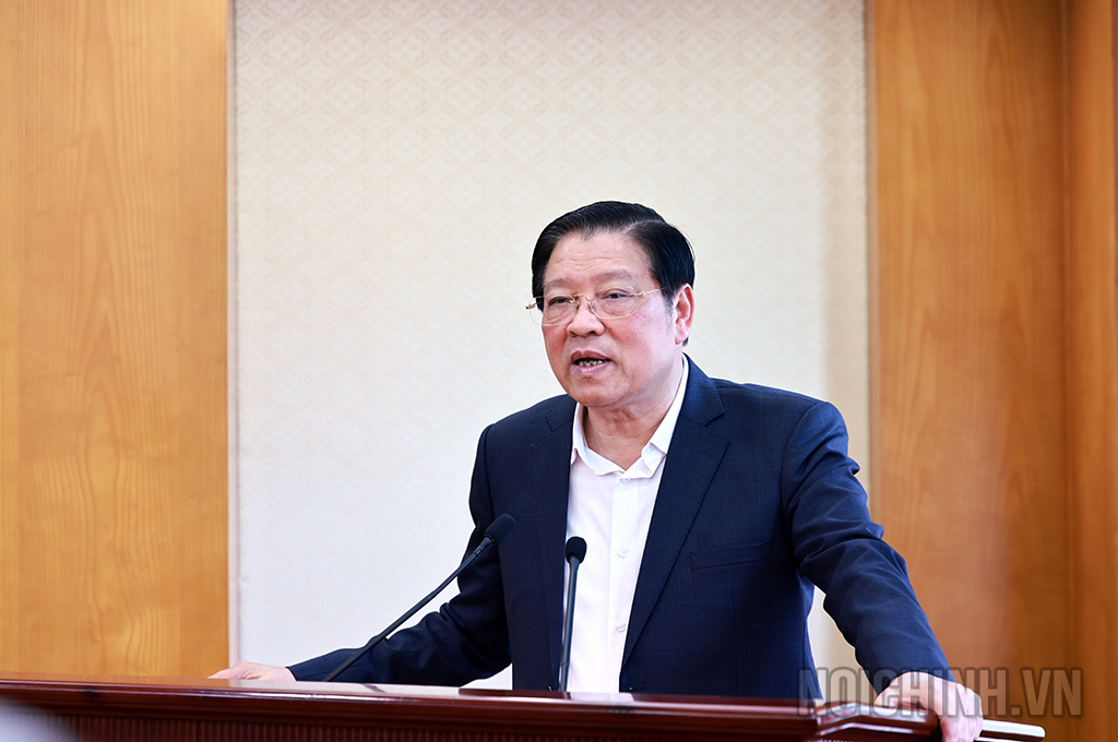 Đồng chí Phan Đình Trạc, Ủy viên Bộ Chính trị, Bí thư Trung ương Đảng, Trưởng Ban Nội chính Trung ương phát biểu giao nhiệm vụ